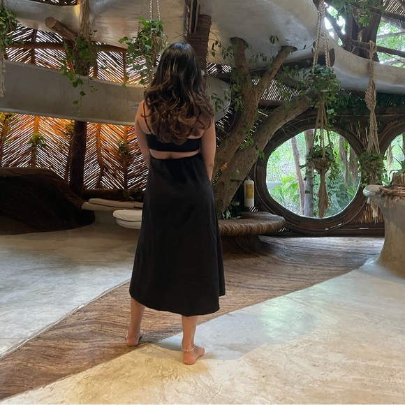 Cute cutout black leg slit dress - Picture 2 of 4